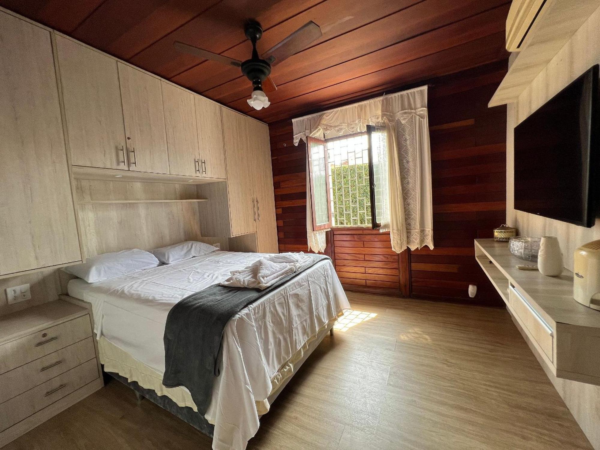 Casa Agradavel Com Piscina, A Poucos Passos Da Praia Peruibe Ngoại thất bức ảnh